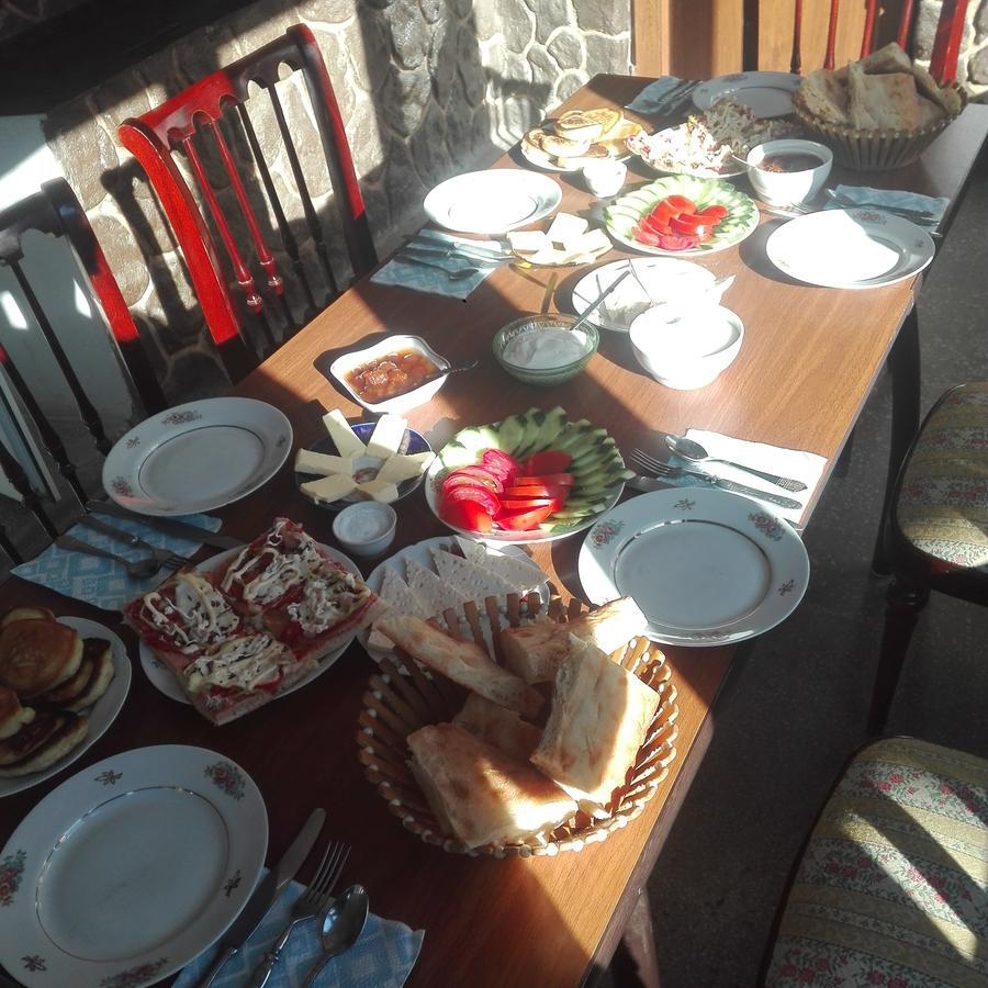 Guest House Sabauri Kazbegi Exterior foto